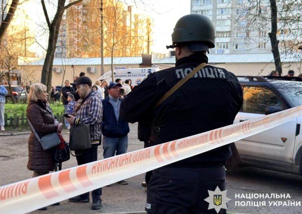 Терорист убив у Києві подружжя, їхній син - у важкому стані